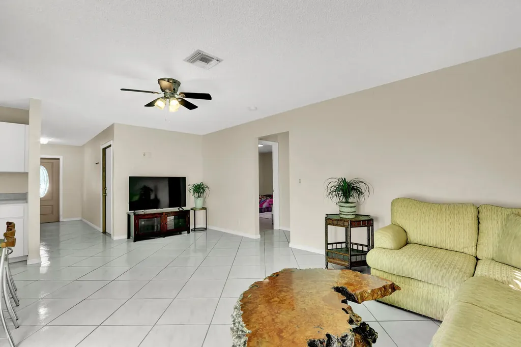 105 Sunflower Circle Royal Palm Beach FL 33411