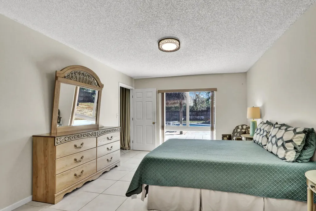 105 Sunflower Circle Royal Palm Beach FL 33411