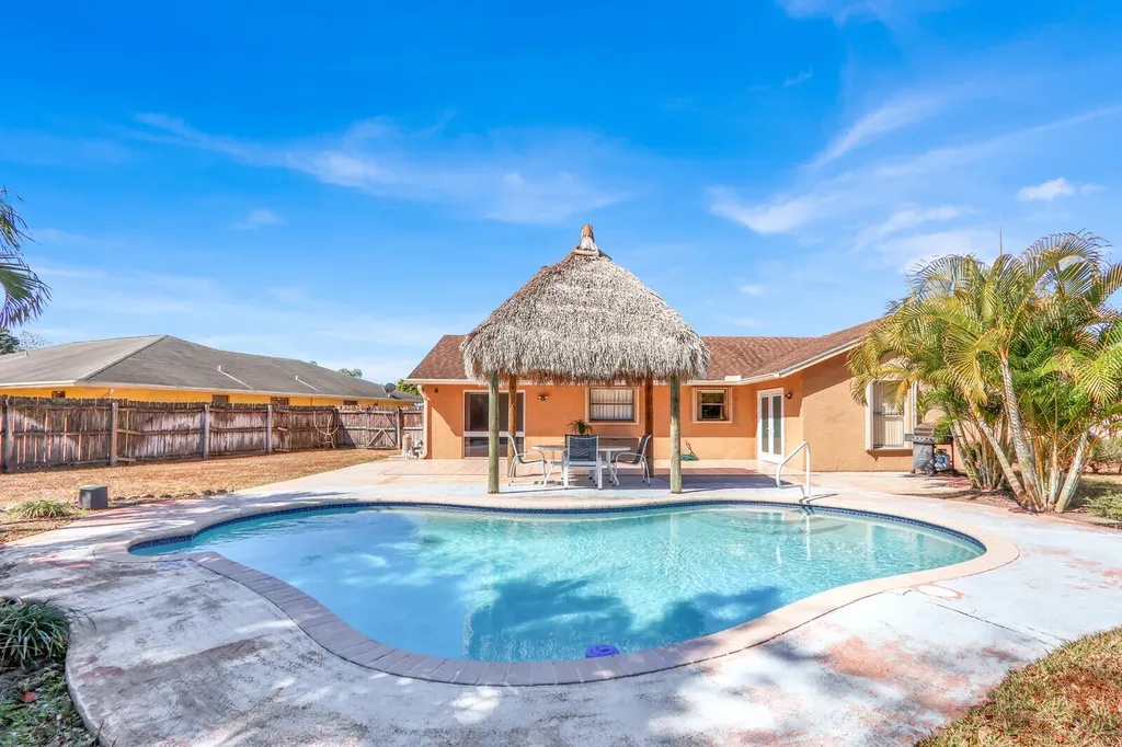 105 Sunflower Circle Royal Palm Beach FL 33411