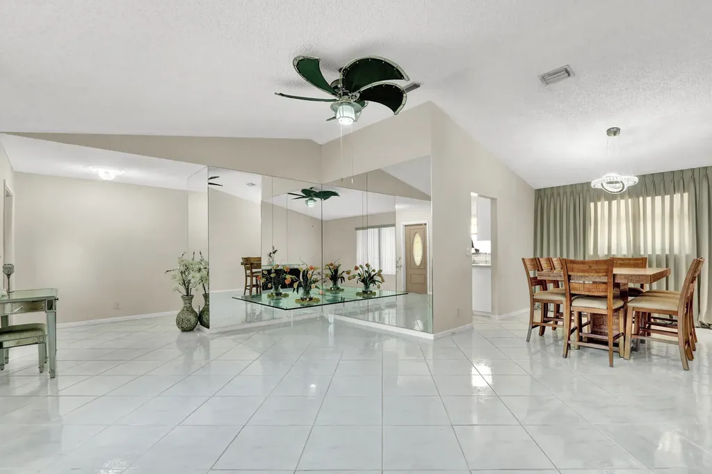 105 Sunflower Circle Royal Palm Beach FL 33411