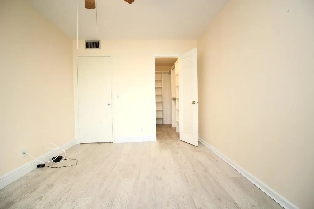 434 Fanshaw K Boca Raton FL 33434