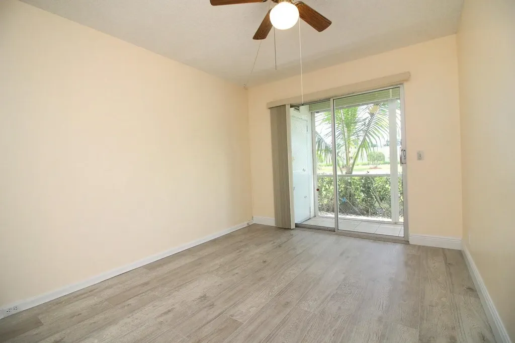 434 Fanshaw K Boca Raton FL 33434