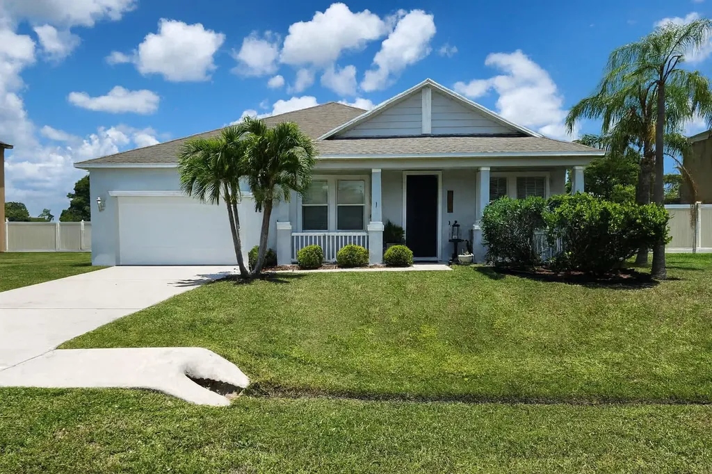 5915 NW Brianna Court Port St Lucie FL 34986