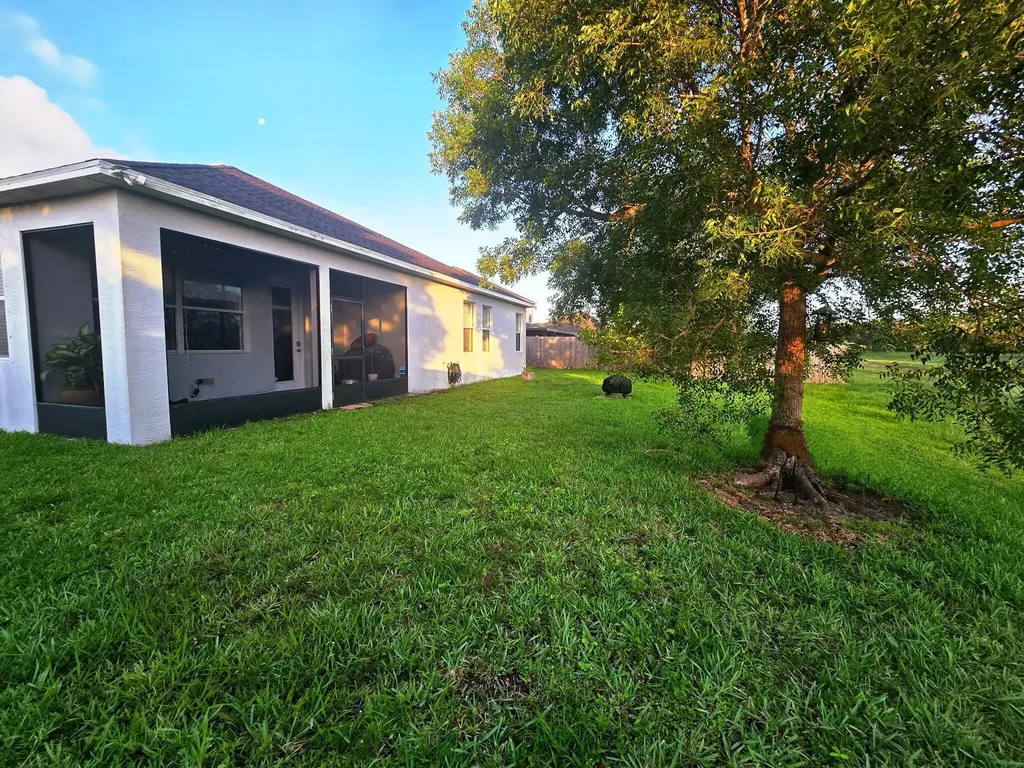 5915 NW Brianna Court Port St Lucie FL 34986