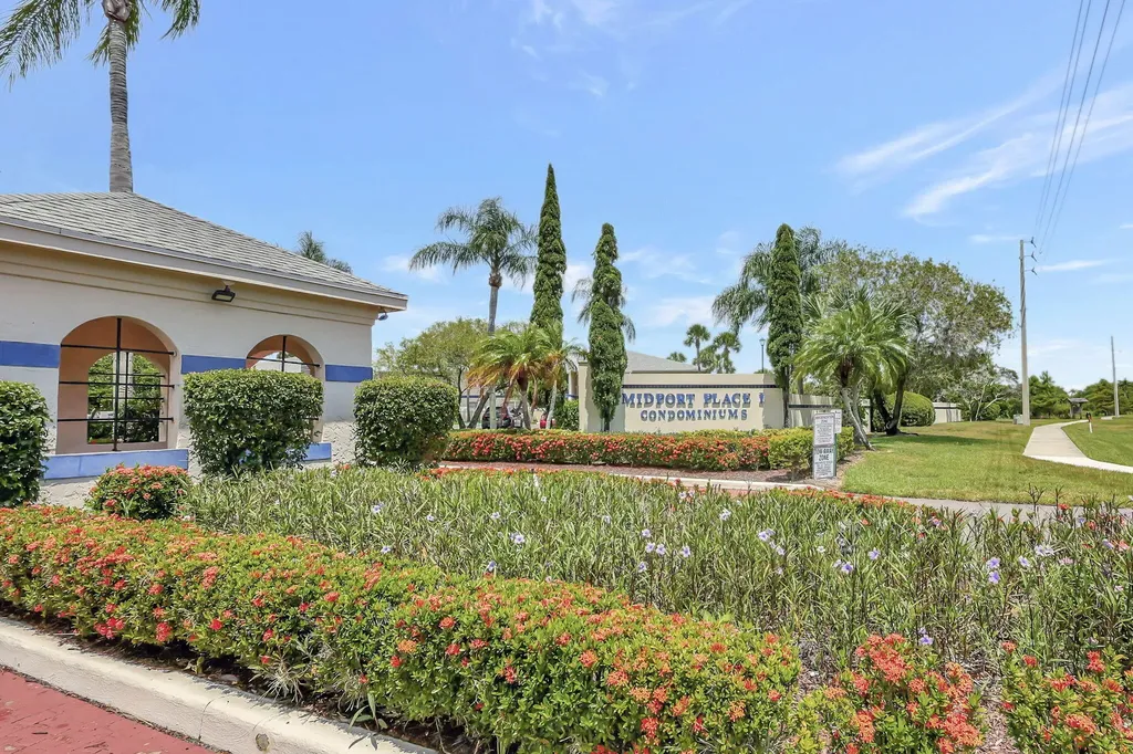 1538 SE Royal Green Circle Port St Lucie FL 34952