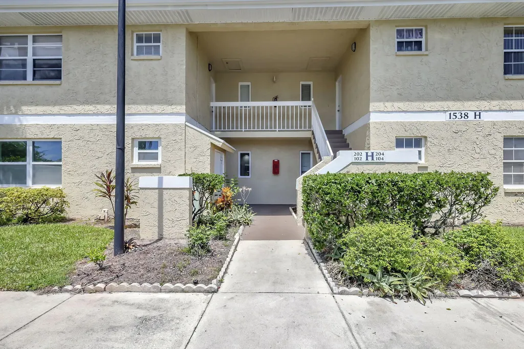 1538 SE Royal Green Circle Port St Lucie FL 34952