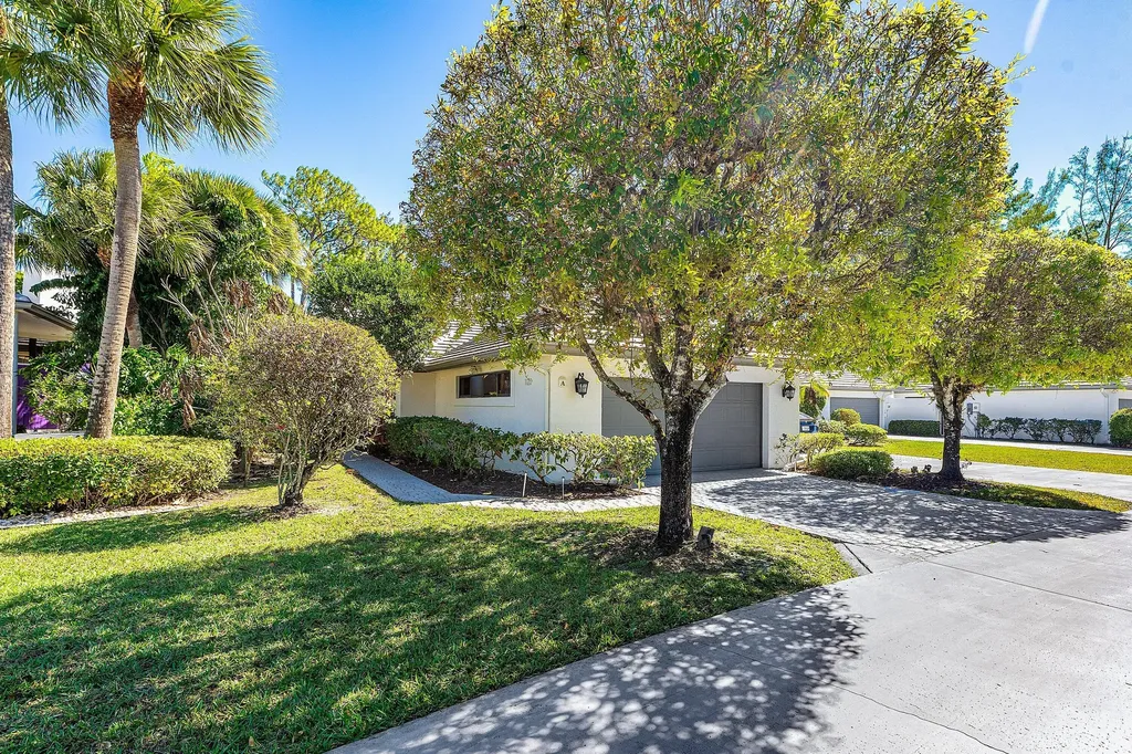 1120 Sand Drift Way West Palm Beach FL 33411