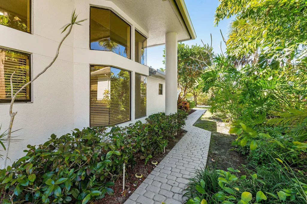 1120 Sand Drift Way West Palm Beach FL 33411