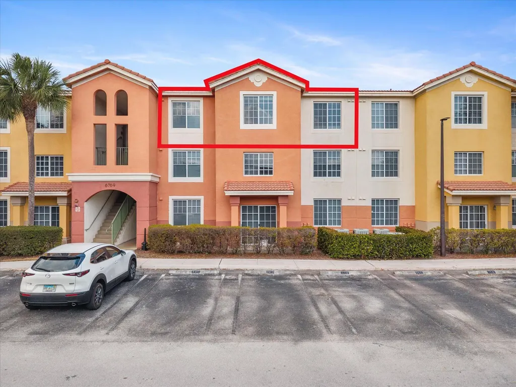 6769 Heritage Grande Boynton Beach FL 33437