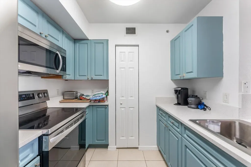 6769 Heritage Grande Boynton Beach FL 33437