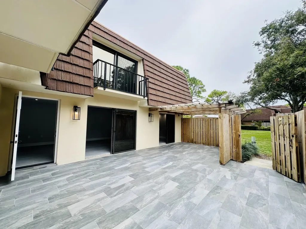 403 4th Lane Lane Palm Beach Gardens FL 33418