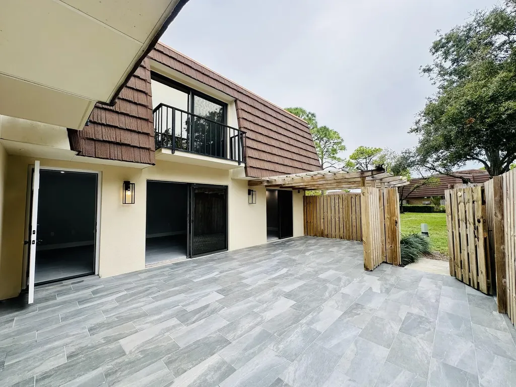403 4th Lane Lane Palm Beach Gardens FL 33418