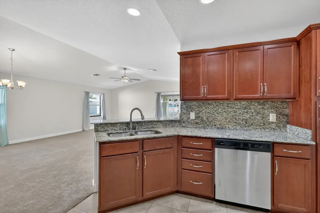 7 Aragon Lane Port St Lucie FL 34952