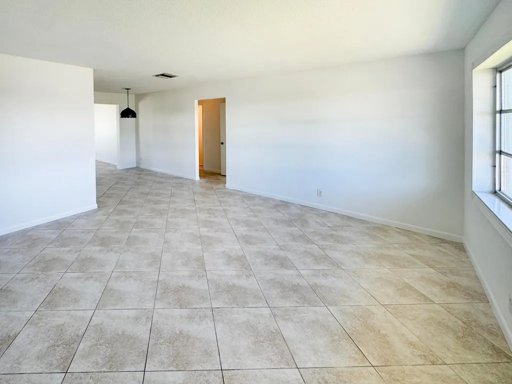 514 SW 20th Street Boynton Beach FL 33426