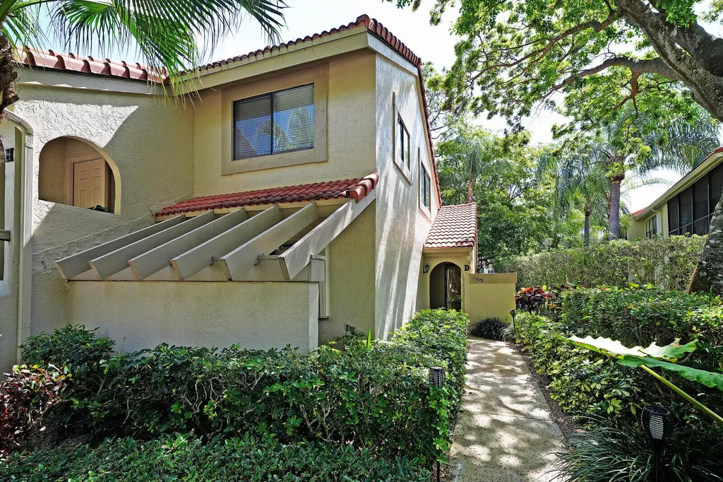 5521 Coach House Circle Boca Raton FL 33486