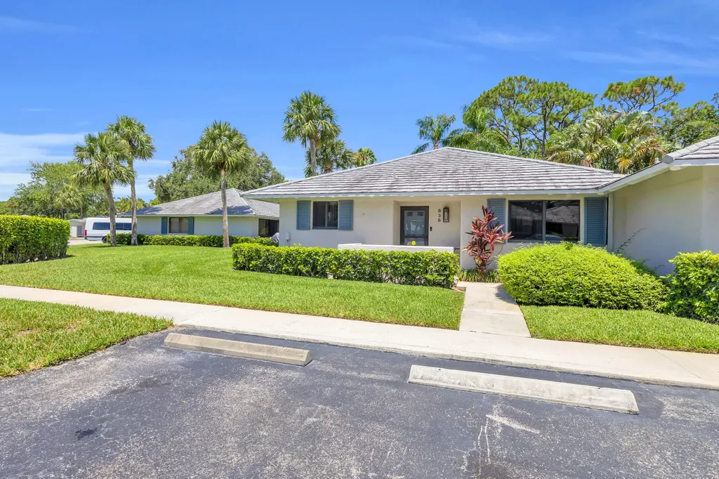836 Club Drive Palm Beach Gardens FL 33418