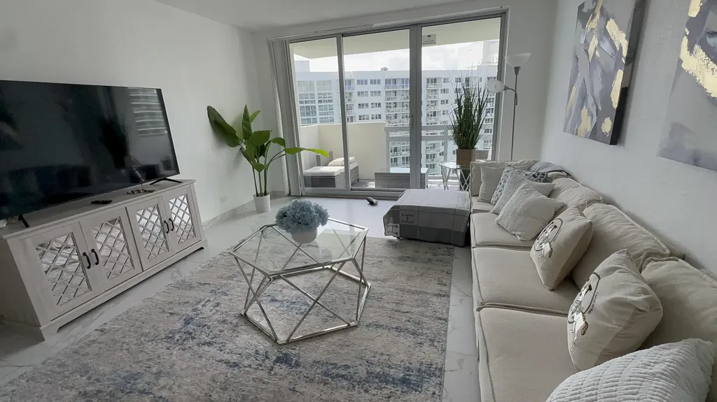 1500 Bay Road Miami Beach FL 33139