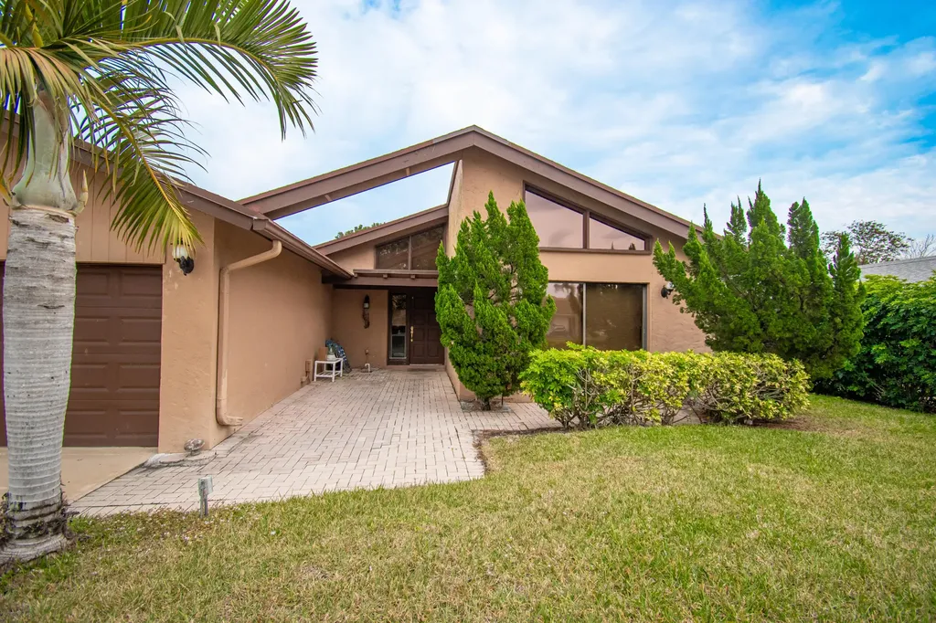21566 Arbor Way Boca Raton FL 33433