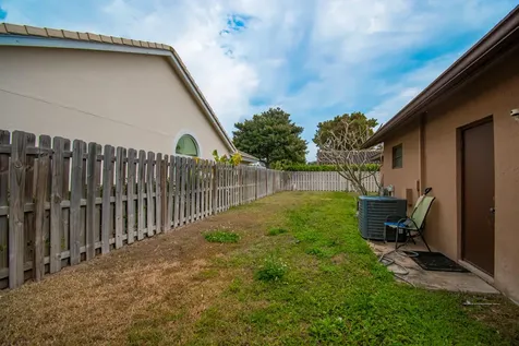 21566 Arbor Way Boca Raton FL 33433