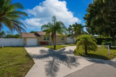 3914 Serubi Avenue Palm Springs FL 33461