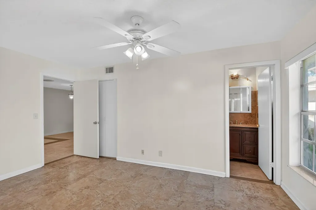 374 Bennington Lane Lake Worth FL 33467