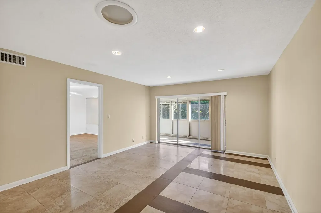374 Bennington Lane Lake Worth FL 33467