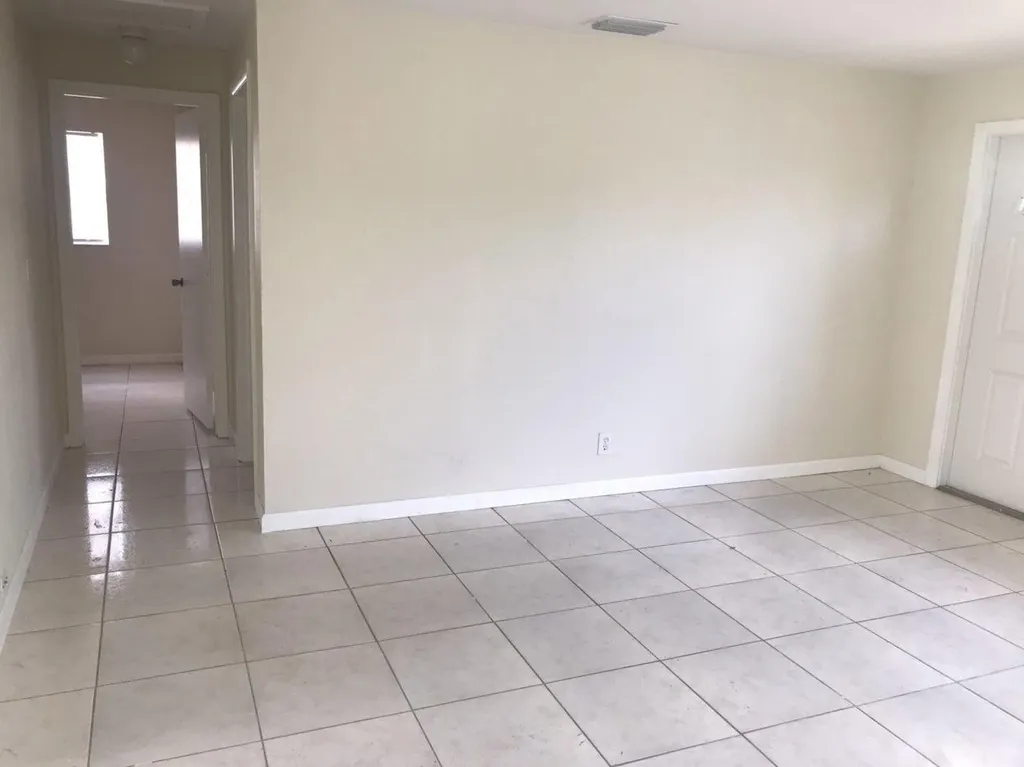 5320 Harriet Place West Palm Beach FL 33407