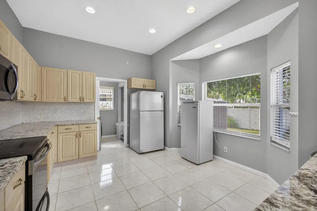 102 Brook Woode Court Royal Palm Beach FL 33411