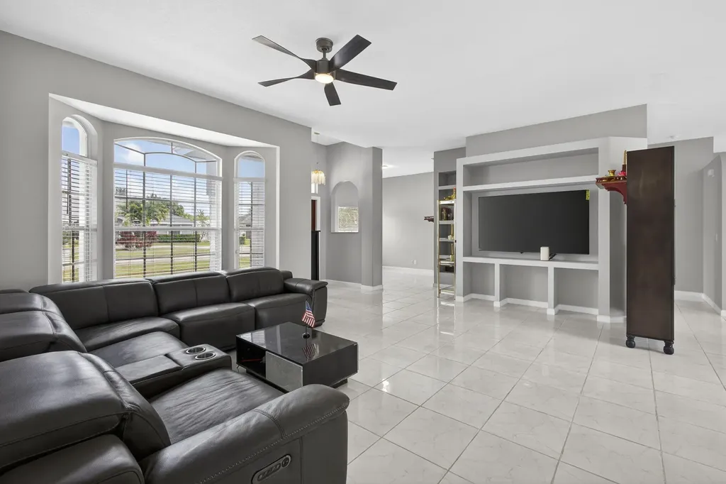 102 Brook Woode Court Royal Palm Beach FL 33411