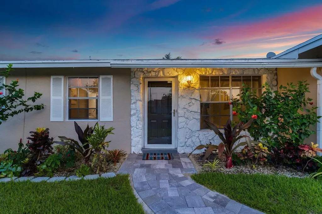 1837 16th Avenue N Lake Worth Beach FL 33460