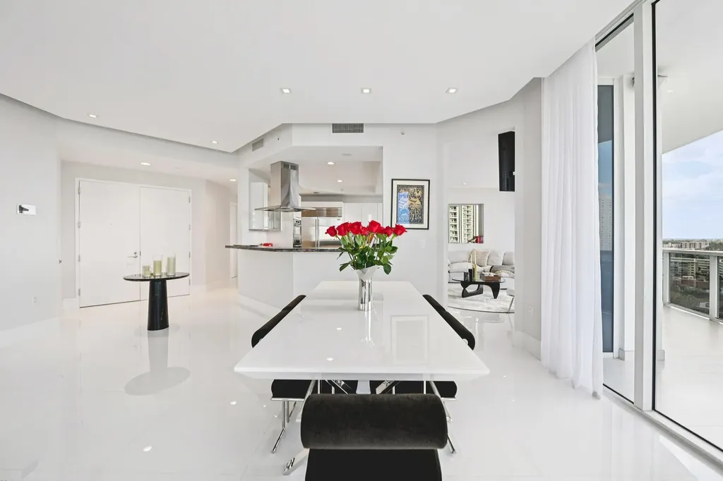 4100 Island Boulevard Aventura FL 33160