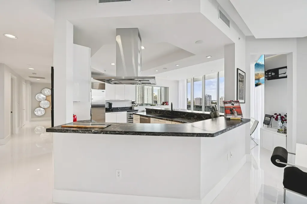 4100 Island Boulevard Aventura FL 33160