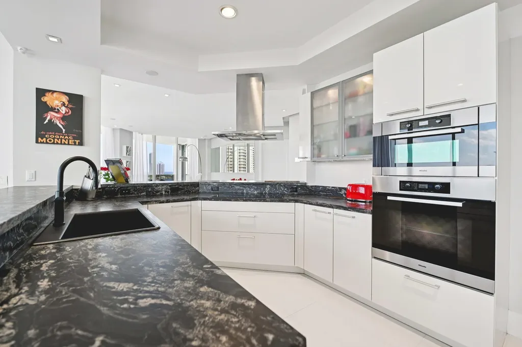 4100 Island Boulevard Aventura FL 33160