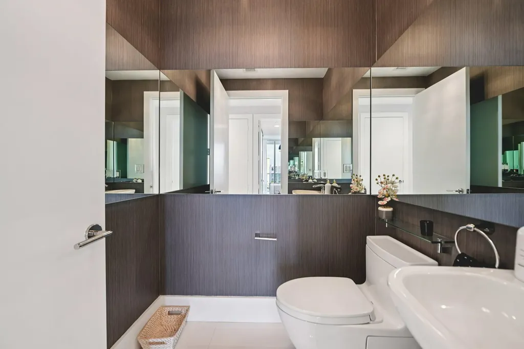 4100 Island Boulevard Aventura FL 33160