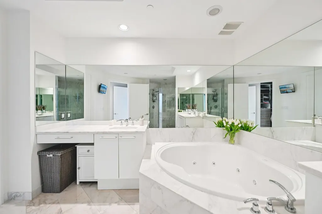 4100 Island Boulevard Aventura FL 33160