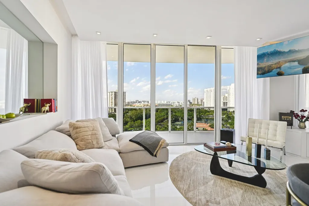 4100 Island Boulevard Aventura FL 33160