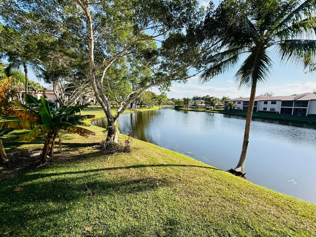 9261 Vista Del Lago Boca Raton FL 33428