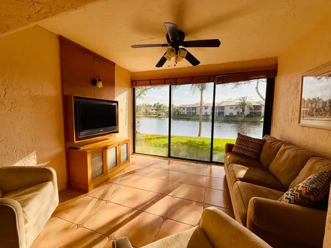 9261 Vista Del Lago Boca Raton FL 33428