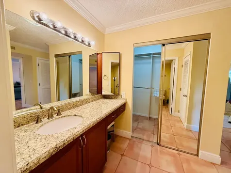 9261 Vista Del Lago Boca Raton FL 33428