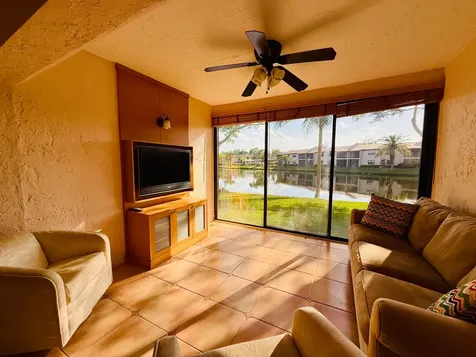 9261 Vista Del Lago Boca Raton FL 33428