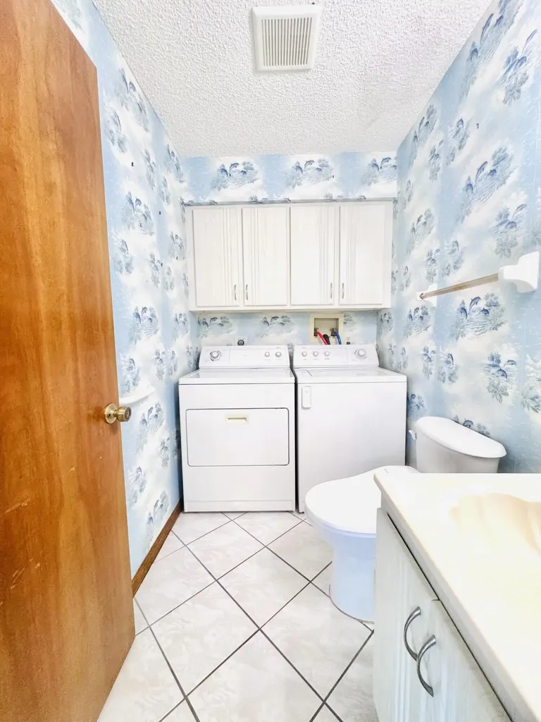604 SE Castle Court Port St Lucie FL 34952