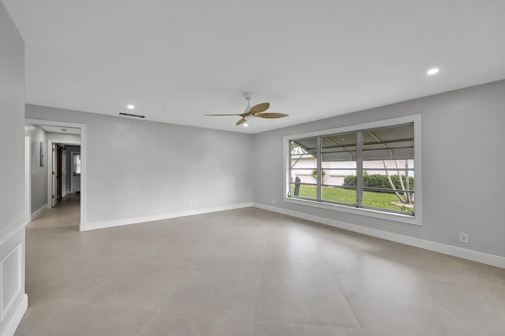 285 Main Boulevard Boynton Beach FL 33435
