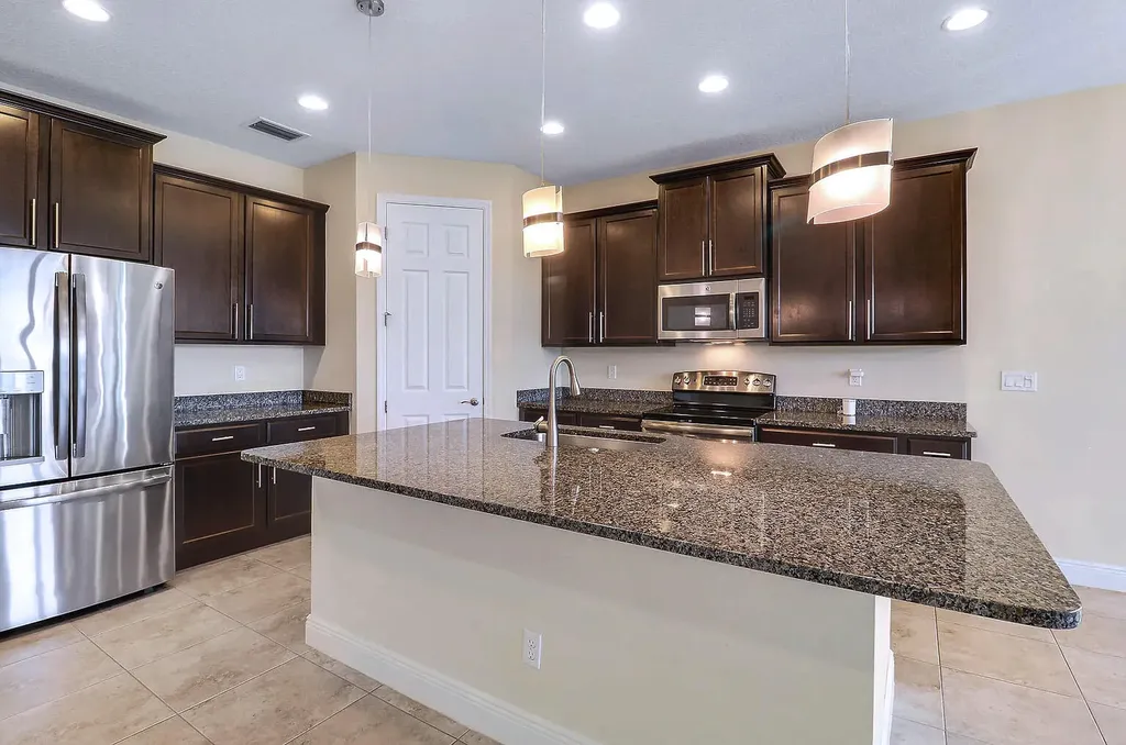 10288 SW Yellowwood Avenue Port St Lucie FL 34987
