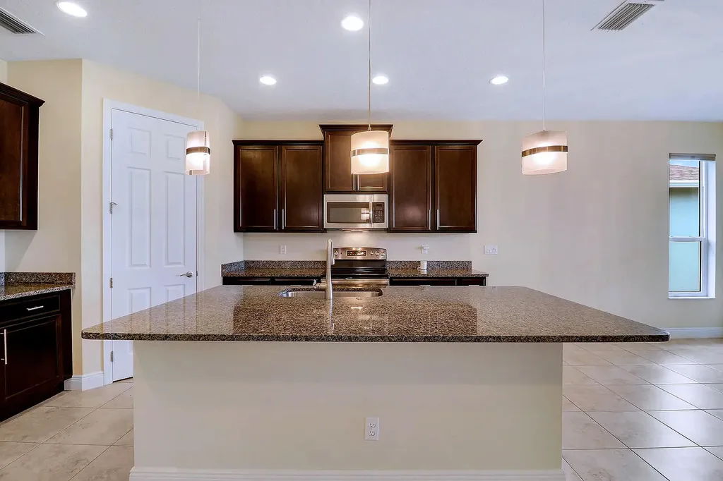 10288 SW Yellowwood Avenue Port St Lucie FL 34987