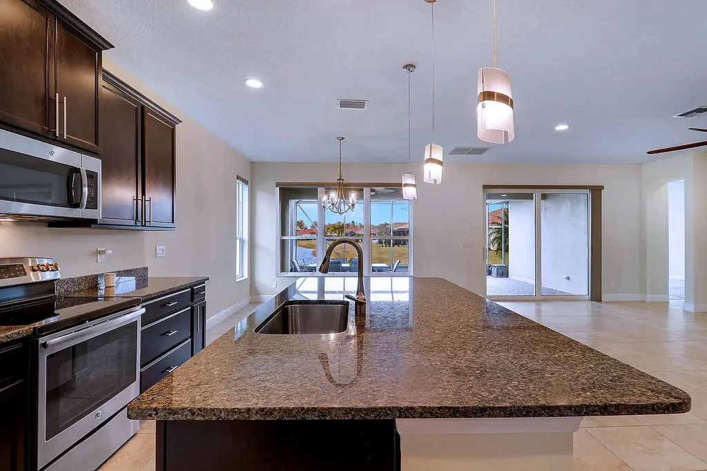 10288 SW Yellowwood Avenue Port St Lucie FL 34987