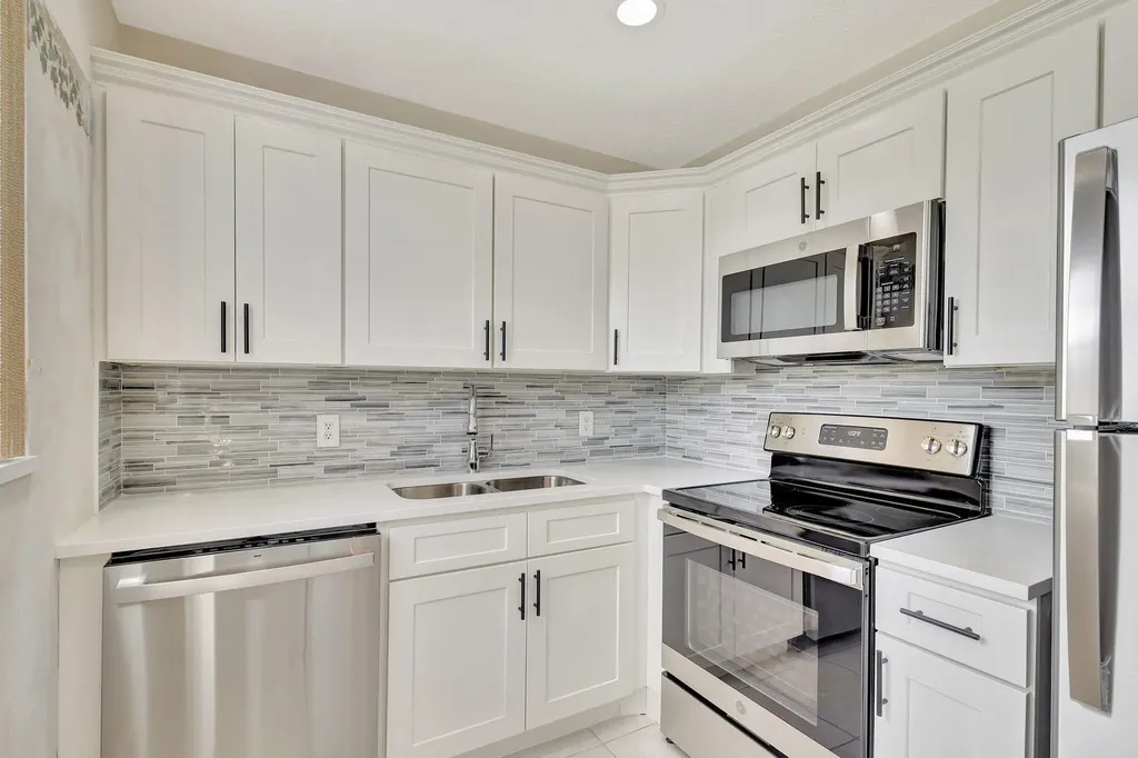 162 Sheffield G West Palm Beach FL 33417