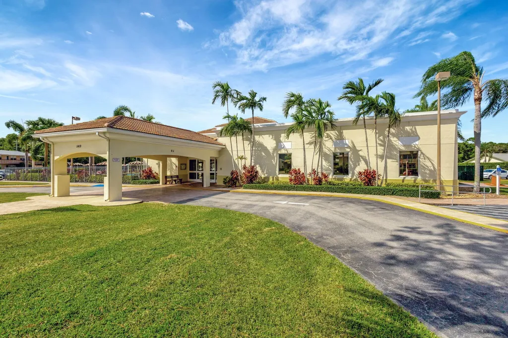 162 Sheffield G West Palm Beach FL 33417