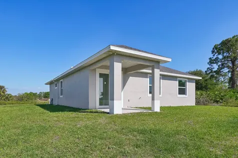 9006 S Castle Circle Labelle FL 33935