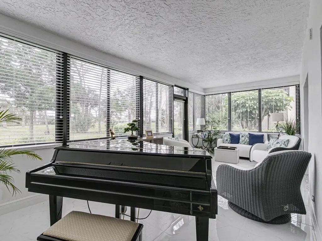 9264 Vista Del Lago Boca Raton FL 33428