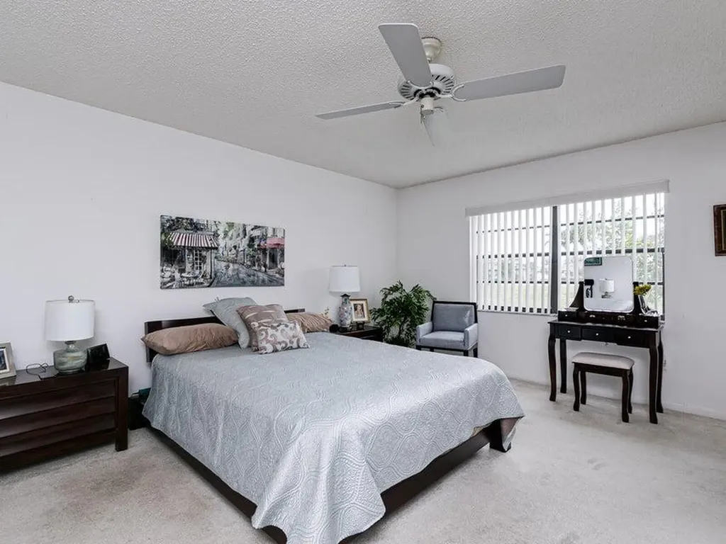 9264 Vista Del Lago Boca Raton FL 33428